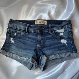 Hollister Low Rise Short Shorts